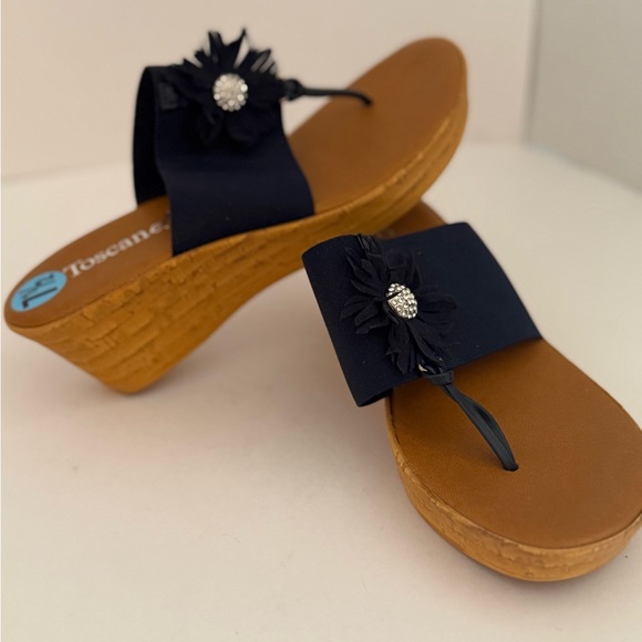 Toscanella Made in Italy Navy Wedge Sandals 7.5 Shoes - Toscanella Made in Italy Navy Floral Wedge Sandals Size 7.5